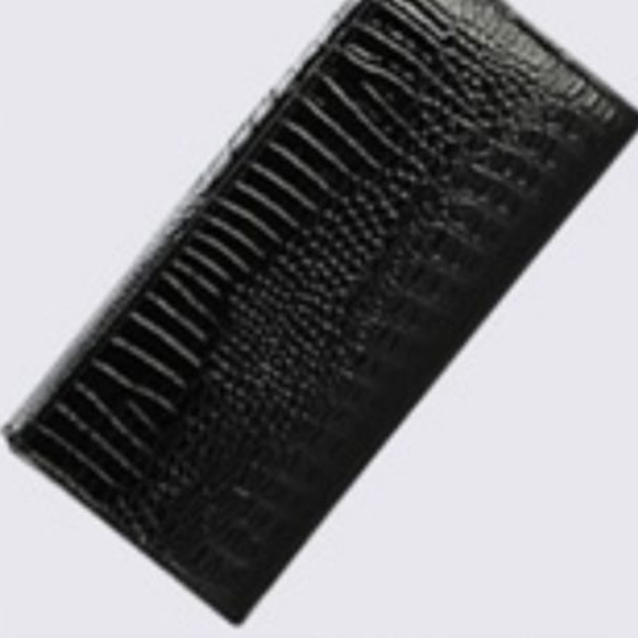 Alligator Embossed Wallet - Picture 2 of 4